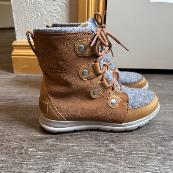 Sorel Explorer Joan Boot (size 6) - Picture 3 of 6
